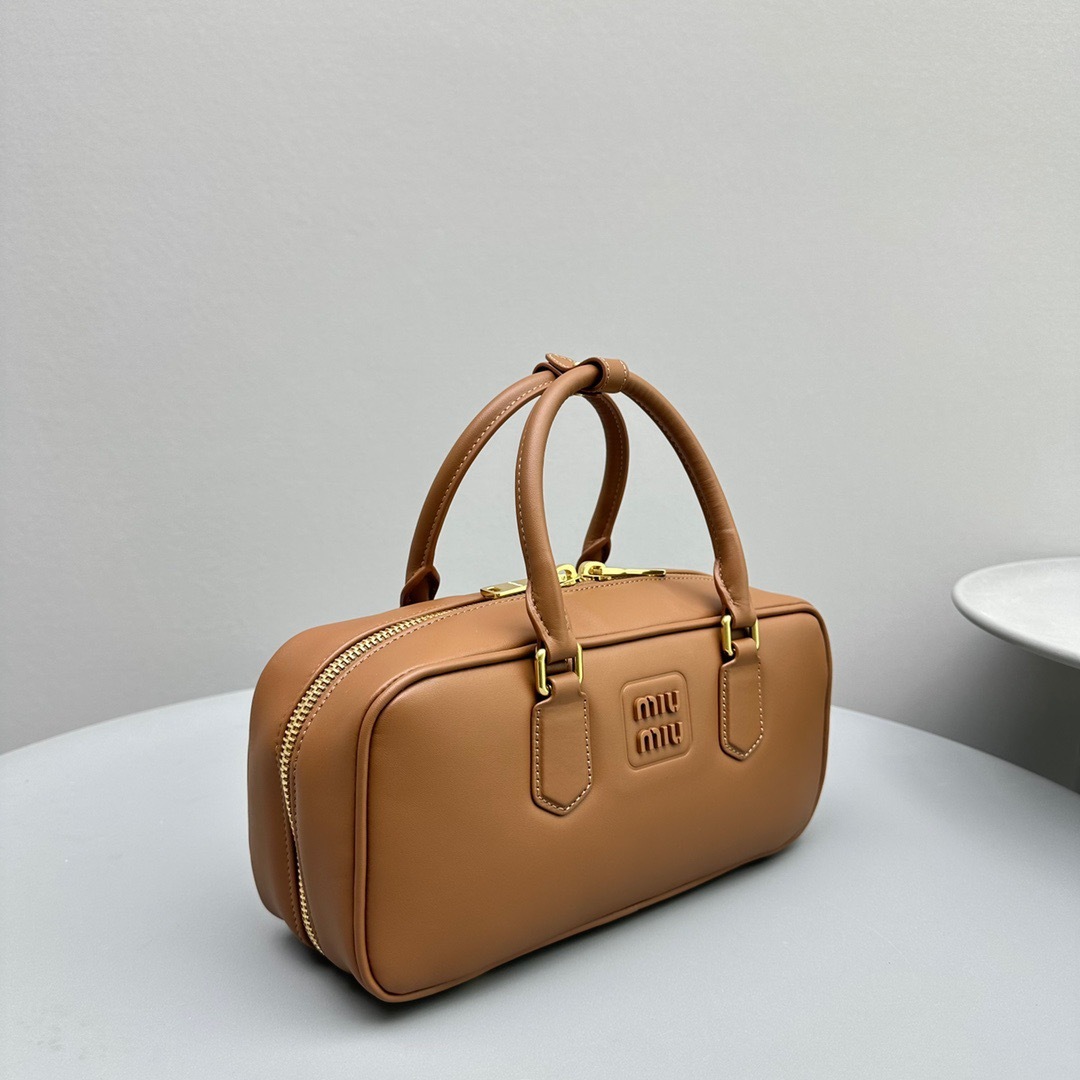 9DBF2540-D18D-4855-B445-C195516D7A46