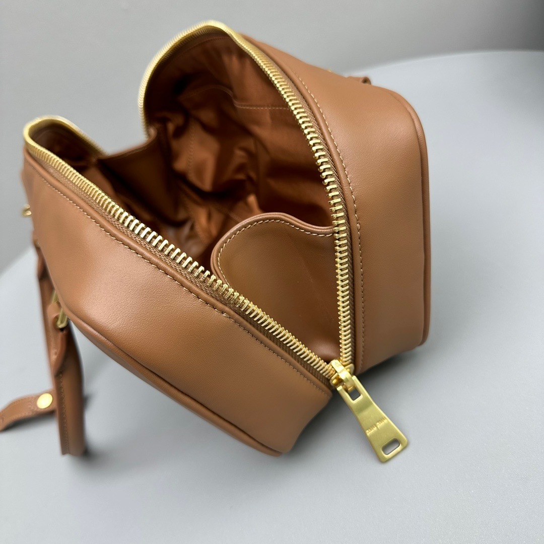 A0EC0FFF-9526-442A-80DF-3DC35B901D06