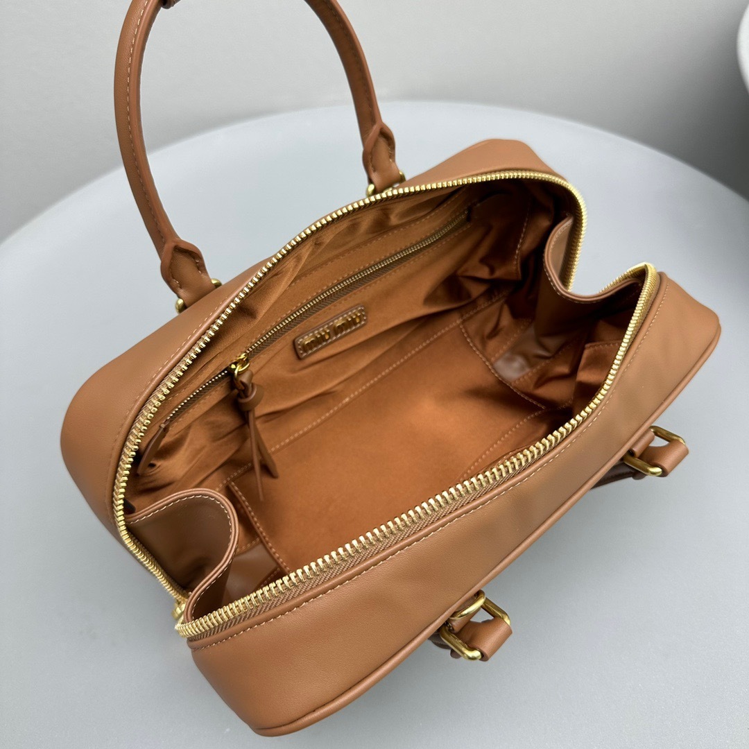 B5D6D88F-5252-440B-B604-C995C41A407B