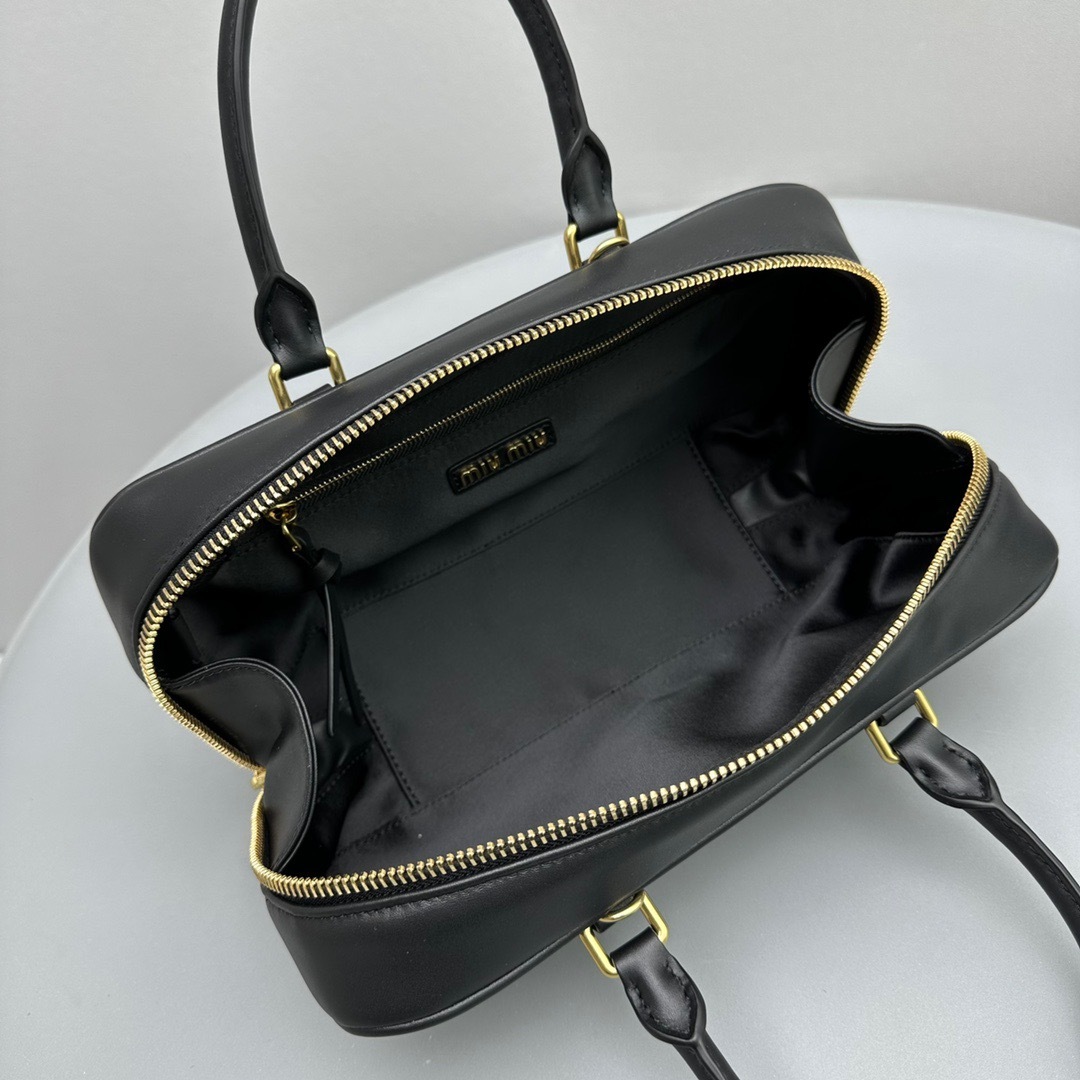 AA10E49C-B9A4-46A2-BFCE-79C6EA4BDBEB