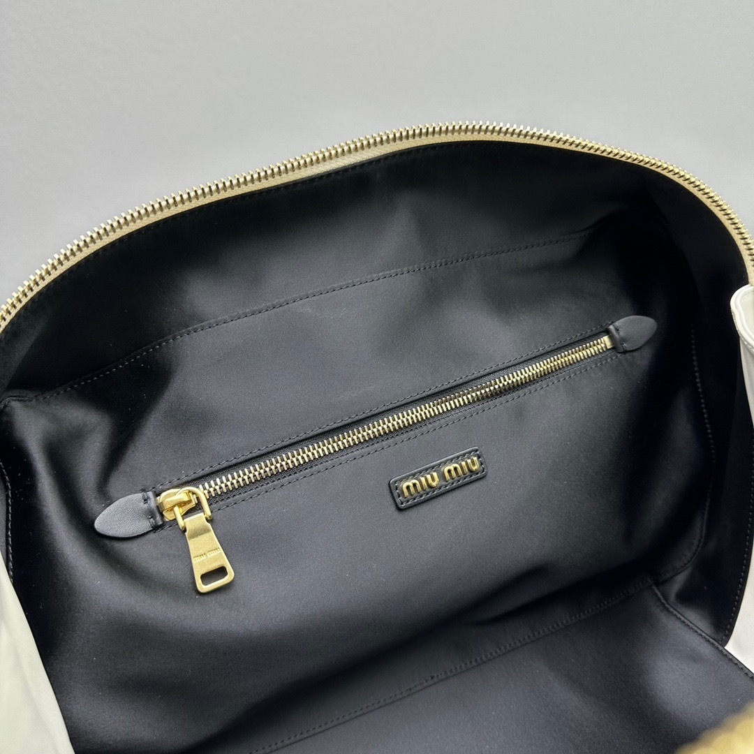 DA4A6CE3-D875-4BA0-822D-A9A639893F48