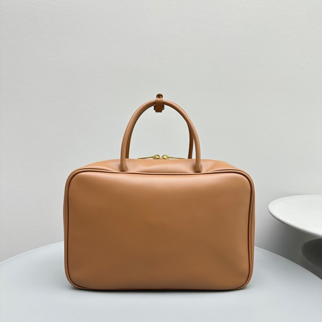 0E100C1F-2AB3-4AB2-BA72-2E4422504134