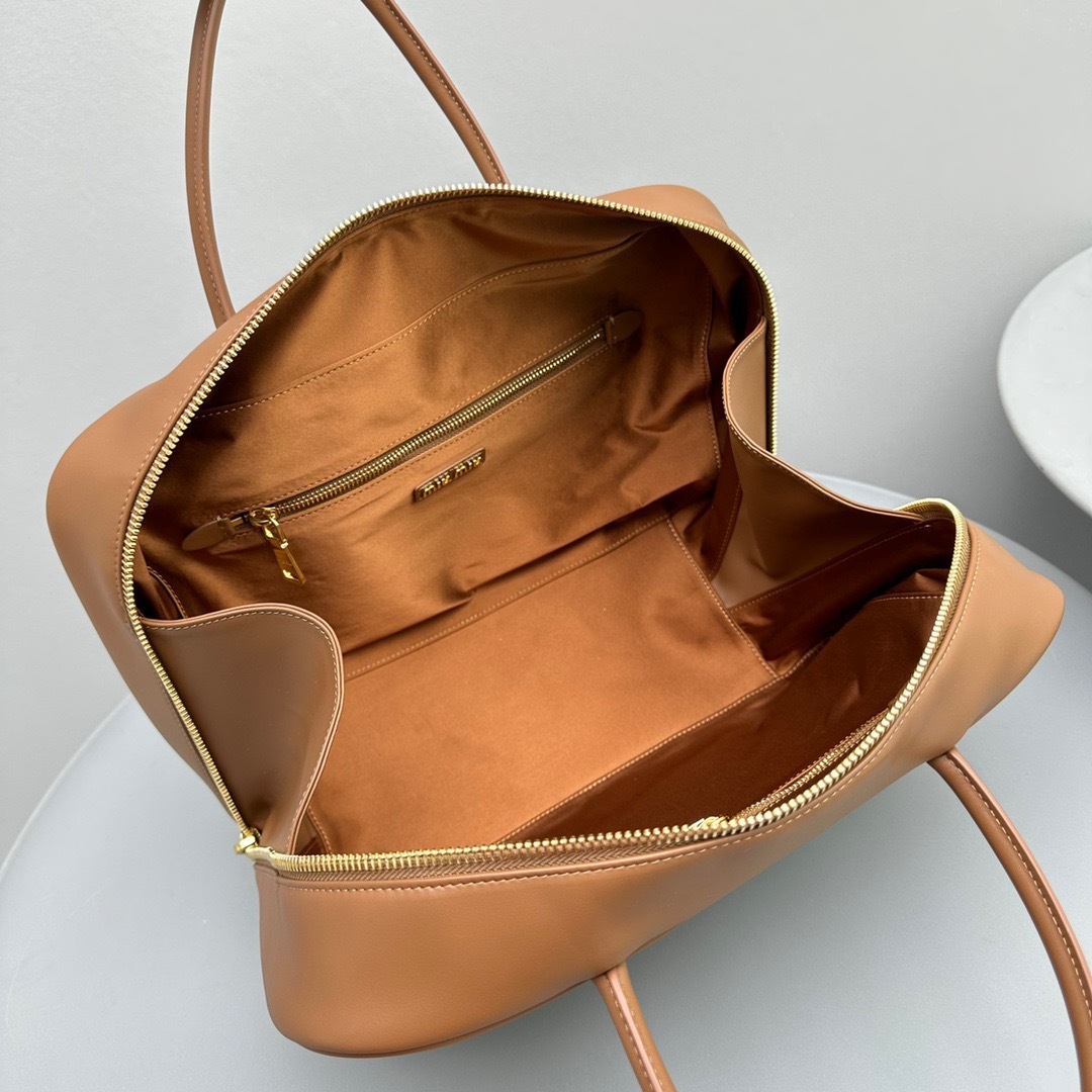 2CE63DE9-F44B-436C-A098-11AC59FA156C