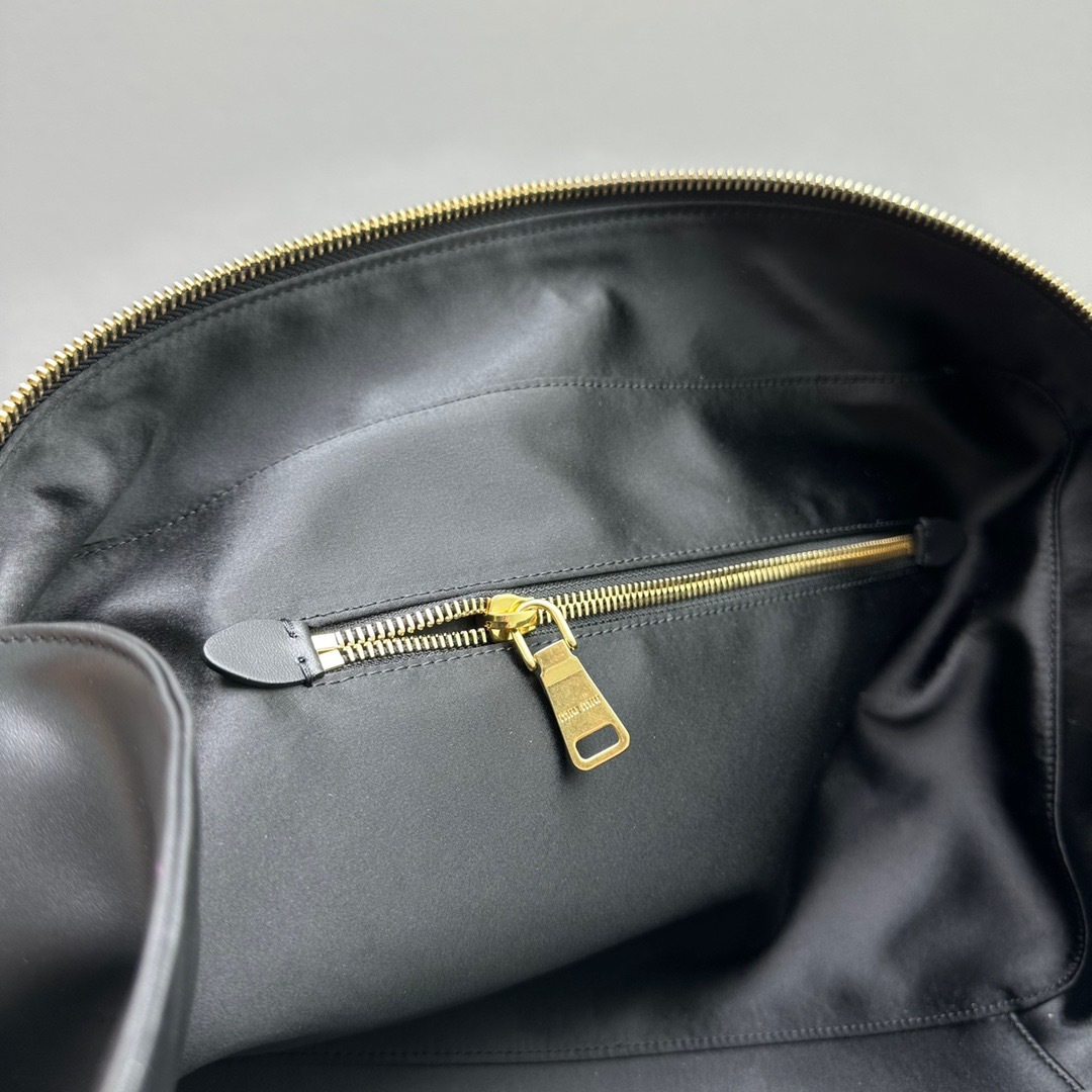 9AC8A40A-777F-4737-AF46-EFAA63AC66EF