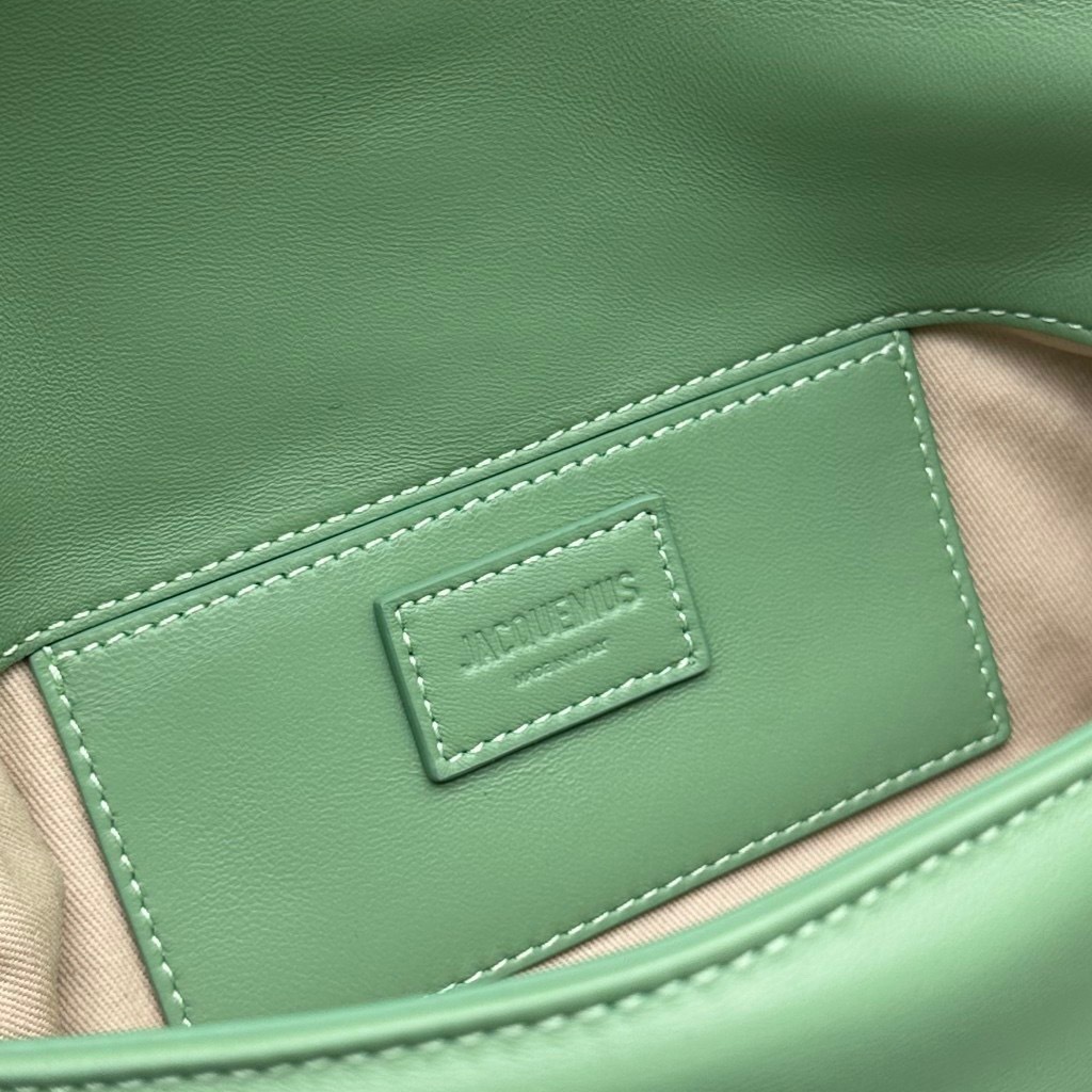 594FB32C-B491-43C0-BB99-6FF1A16180F0