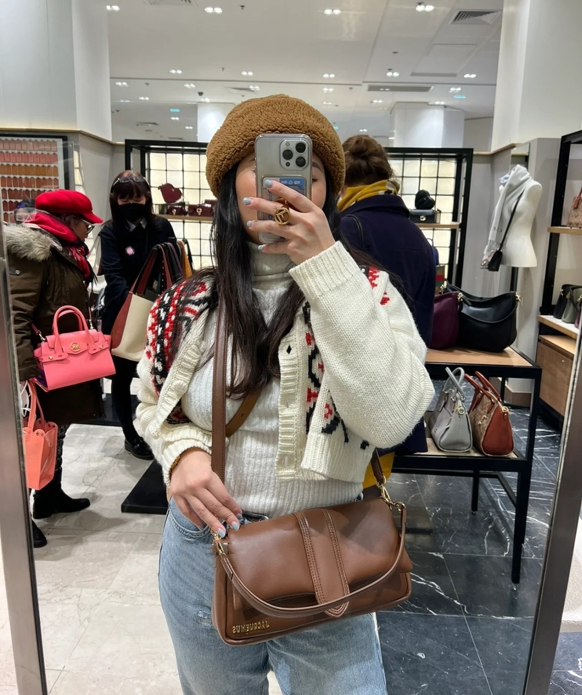 AA7922F2-CDB3-4FBA-BB0A-F5DFA90F9749