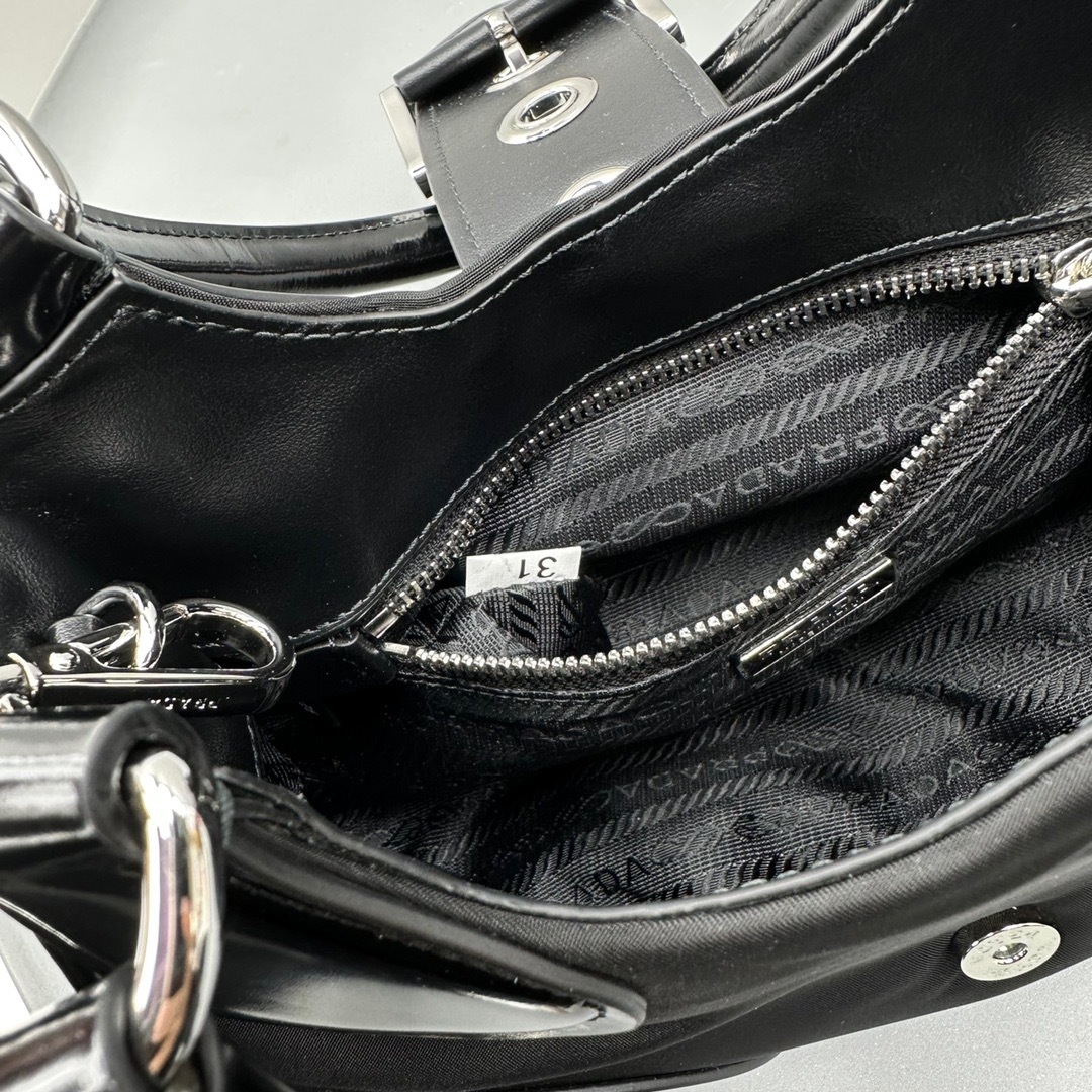 24D12C01-713C-4202-B49F-72F7CABF12C7