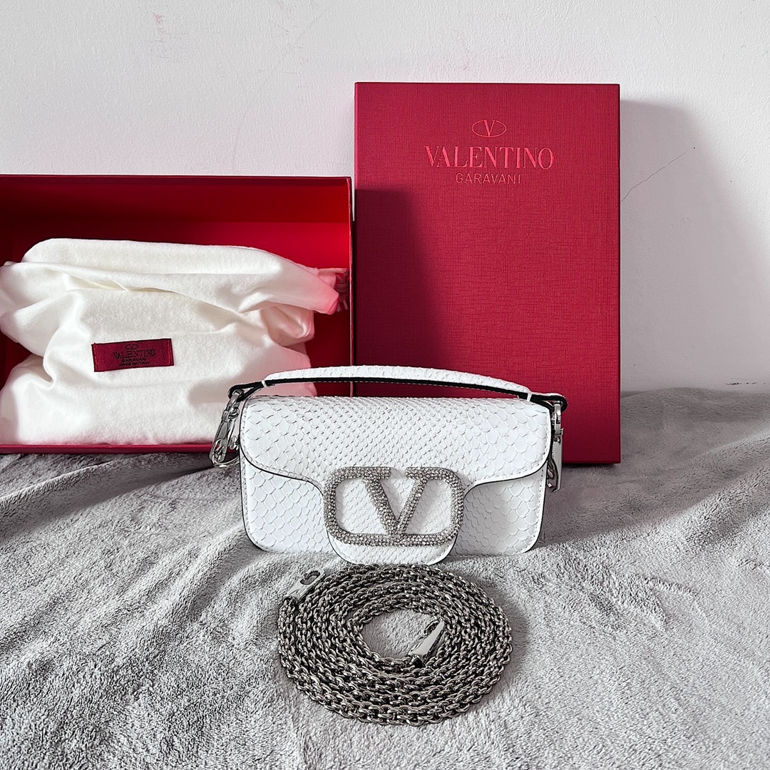 B8C618A1-14F4-46B1-B10A-11930B530AA3