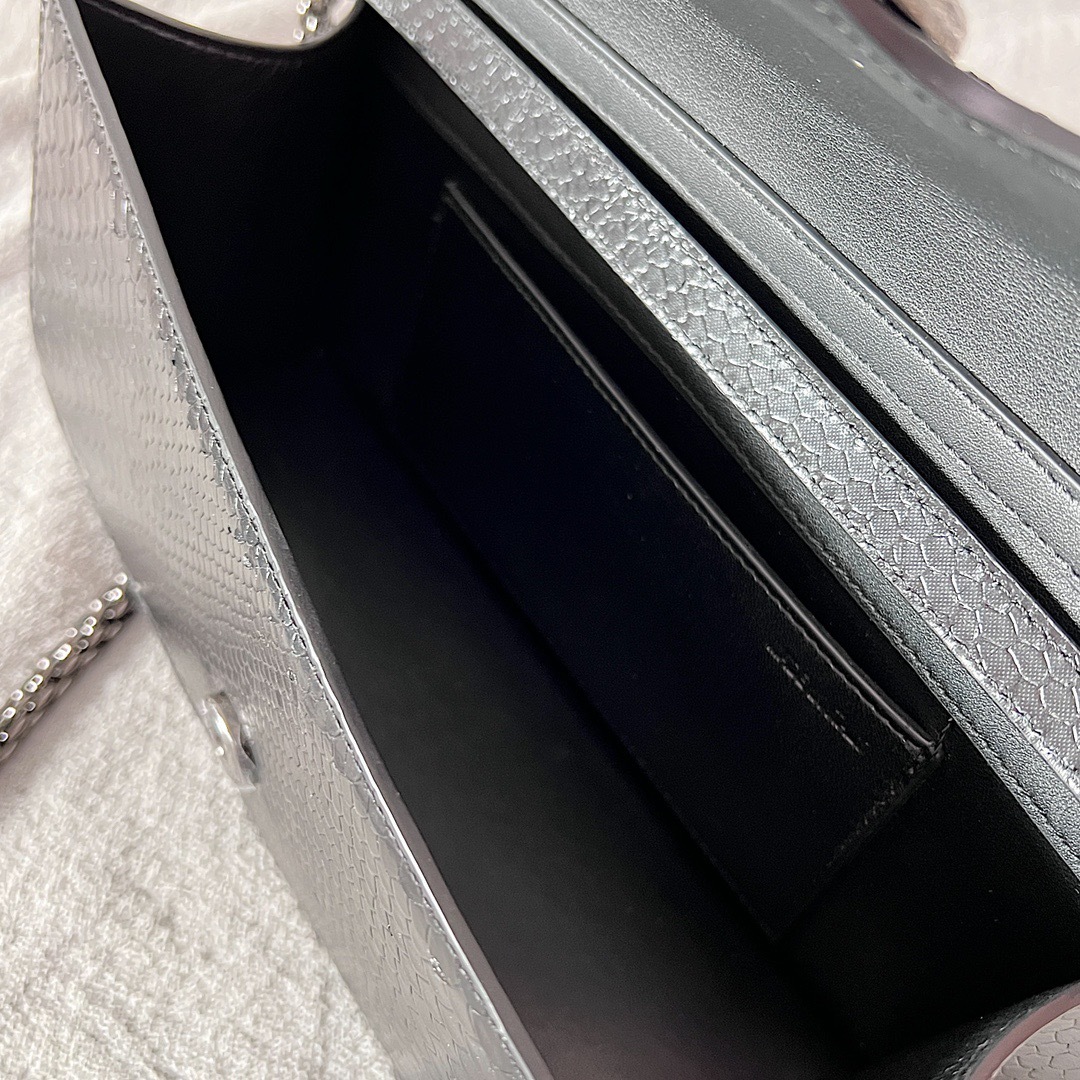 D8CC3F07-E21D-4AFA-BE29-32C715AF56D0