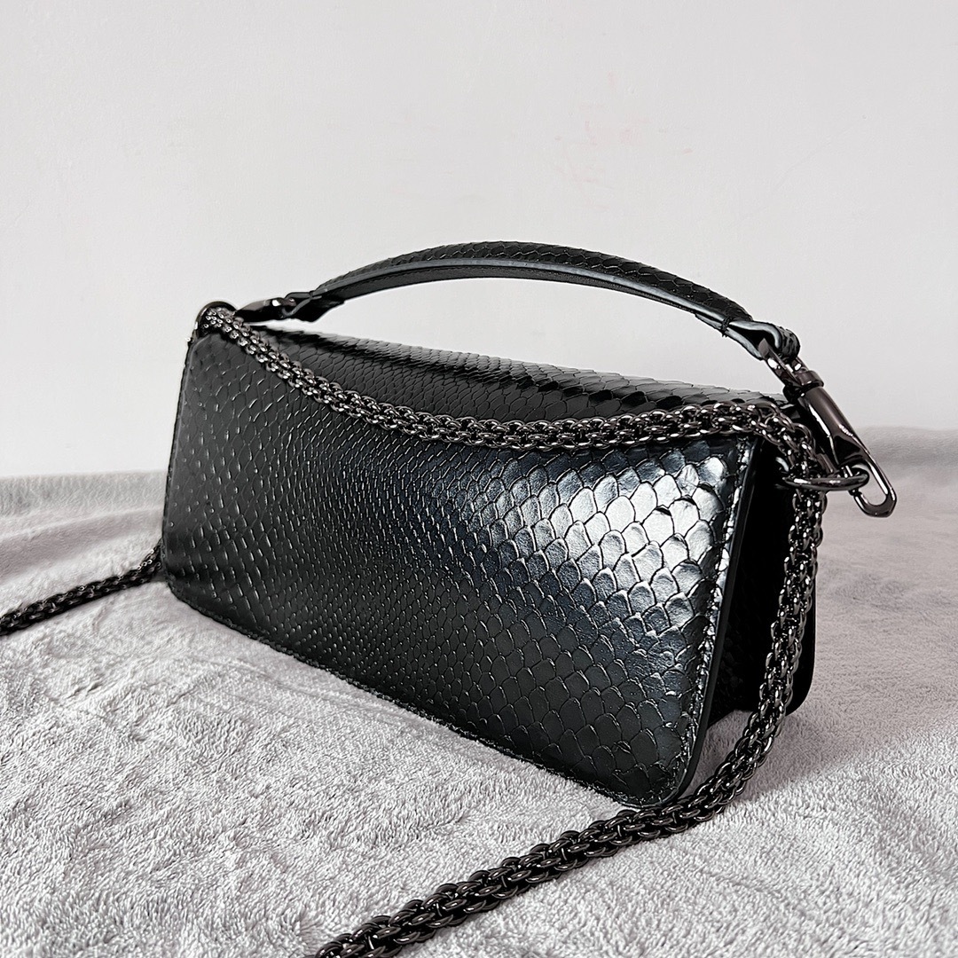 46510884-A5A8-41D6-866D-C5C2CD28674A