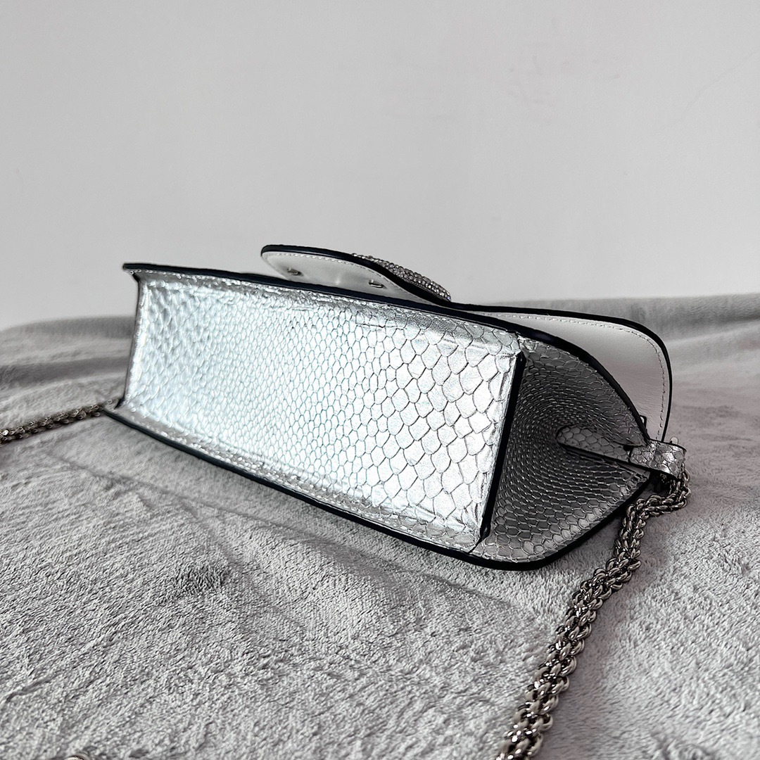 68D92F4A-66EF-41DA-ADAC-537F31FDB7BC