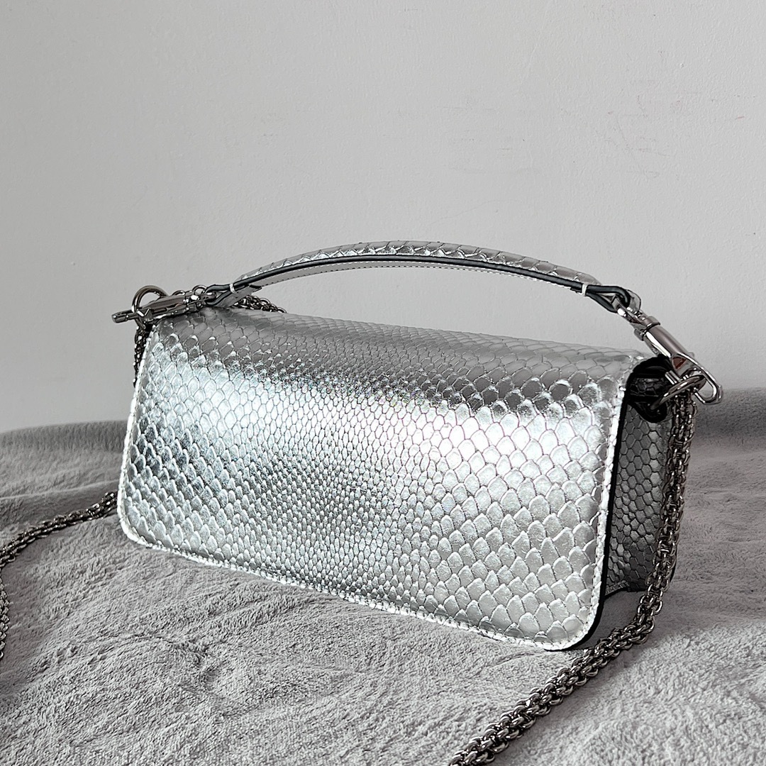 4A82B854-38B6-4C6C-8CA0-937A50B8F9FB