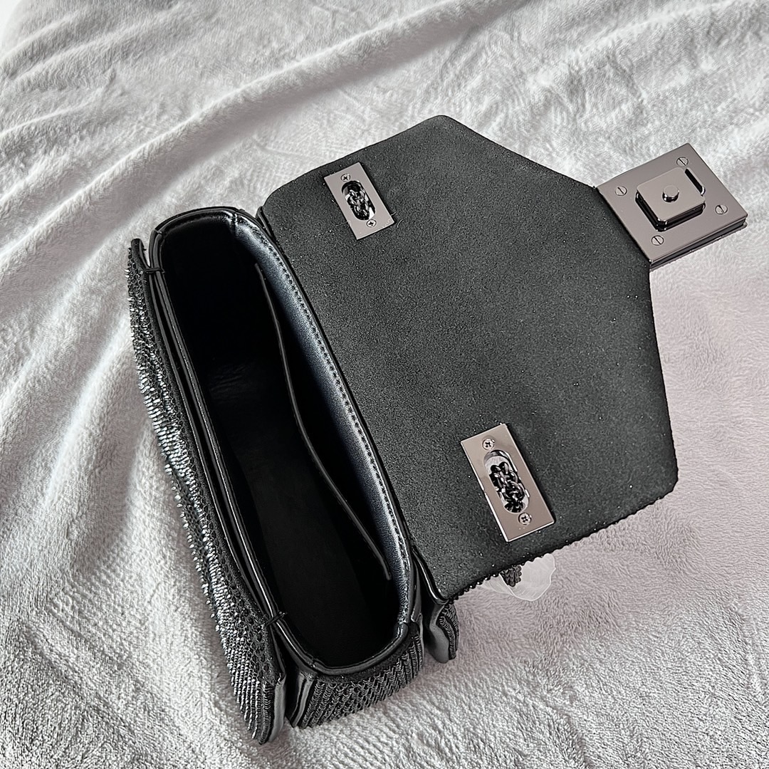 B25411E9-D20D-494C-9C34-551038B35753