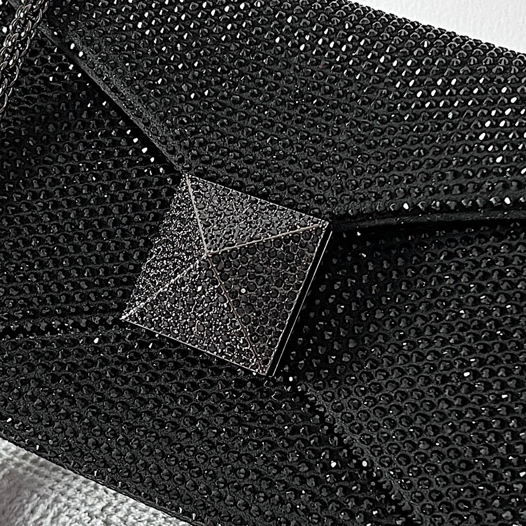 D7BE8B27-1BD1-4CAC-8AB6-0F6D3129EFF9