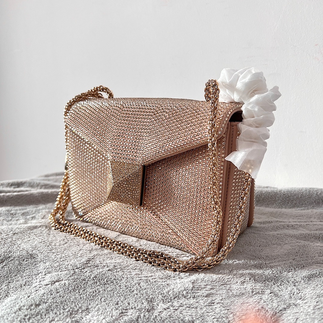 13CEA7A0-C547-4CF1-97CF-959D07C29622