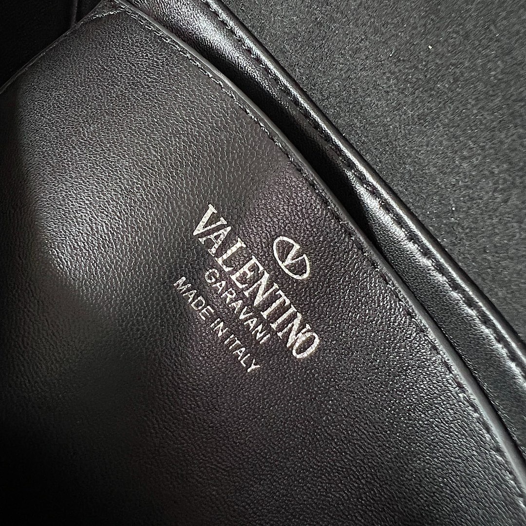 733ABBE0-BAD1-464C-9177-8CBB620239E7