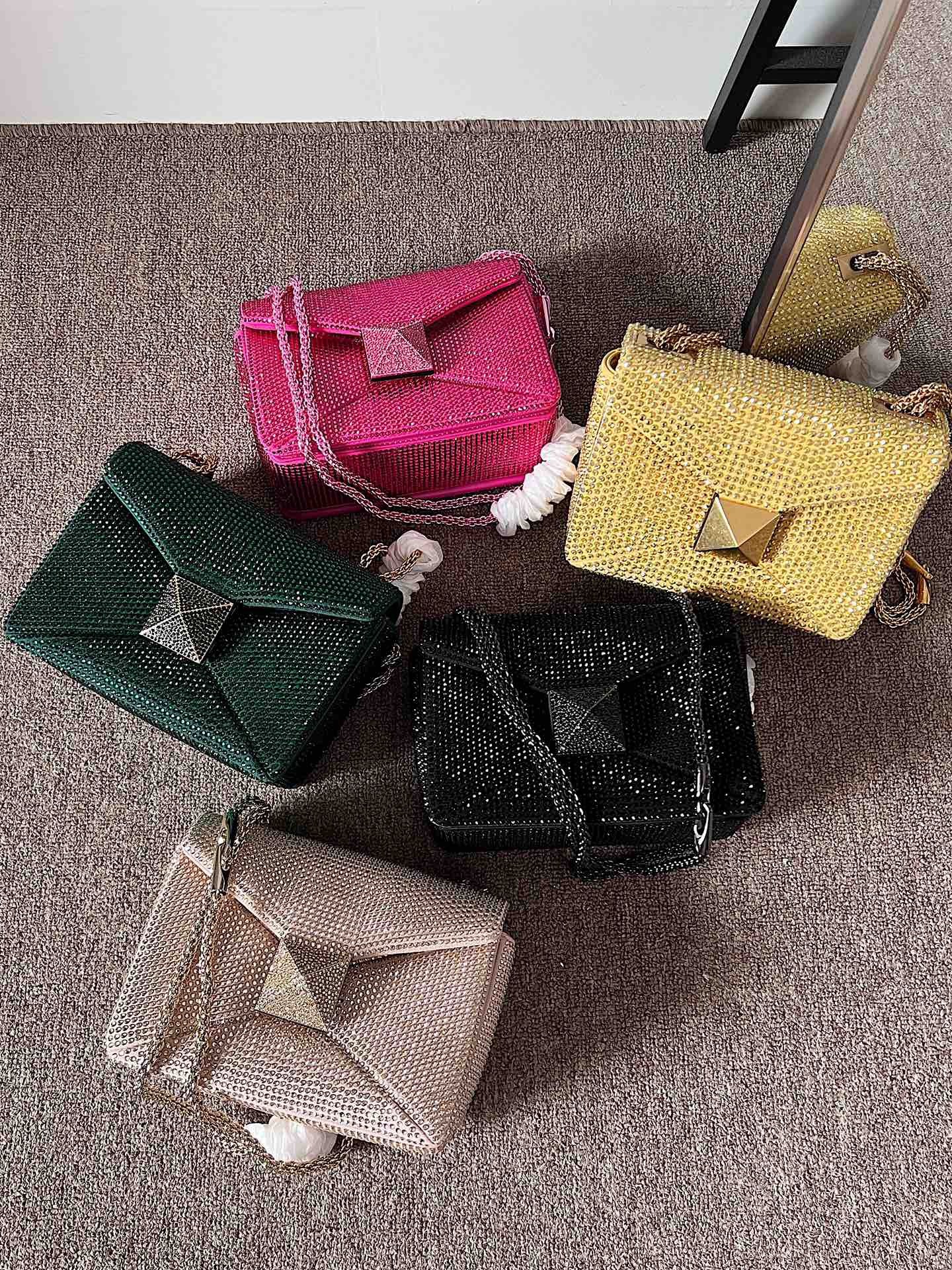 D130EC39-175B-4E5C-A5C7-BDE3BE07D0DB