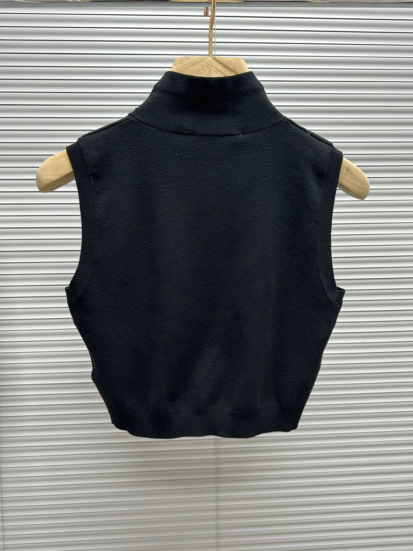 FFDC6250-FD5B-4821-AD2A-27A49D729767