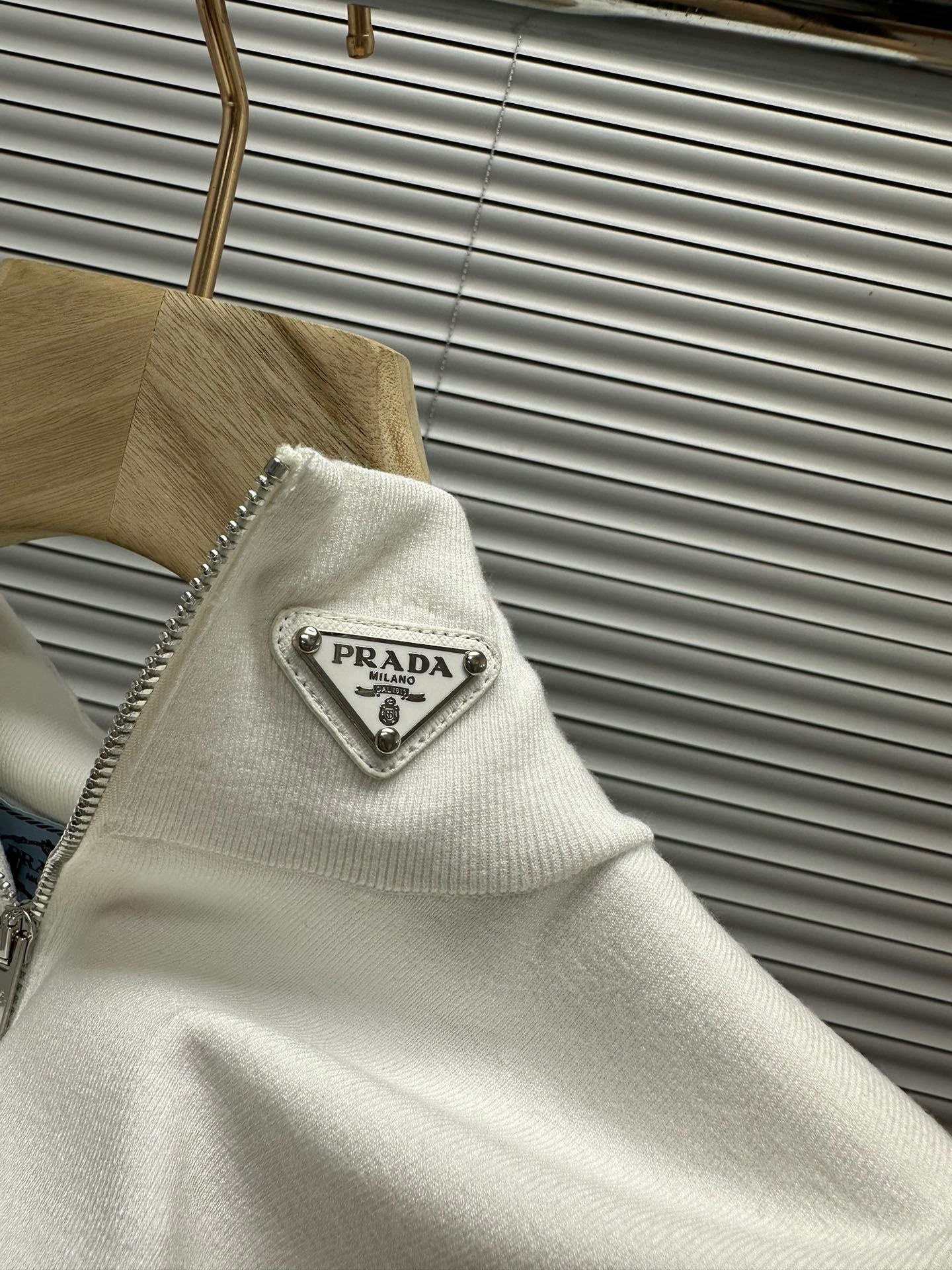 49D3984E-213C-4497-A1F8-51F7870E7BDA