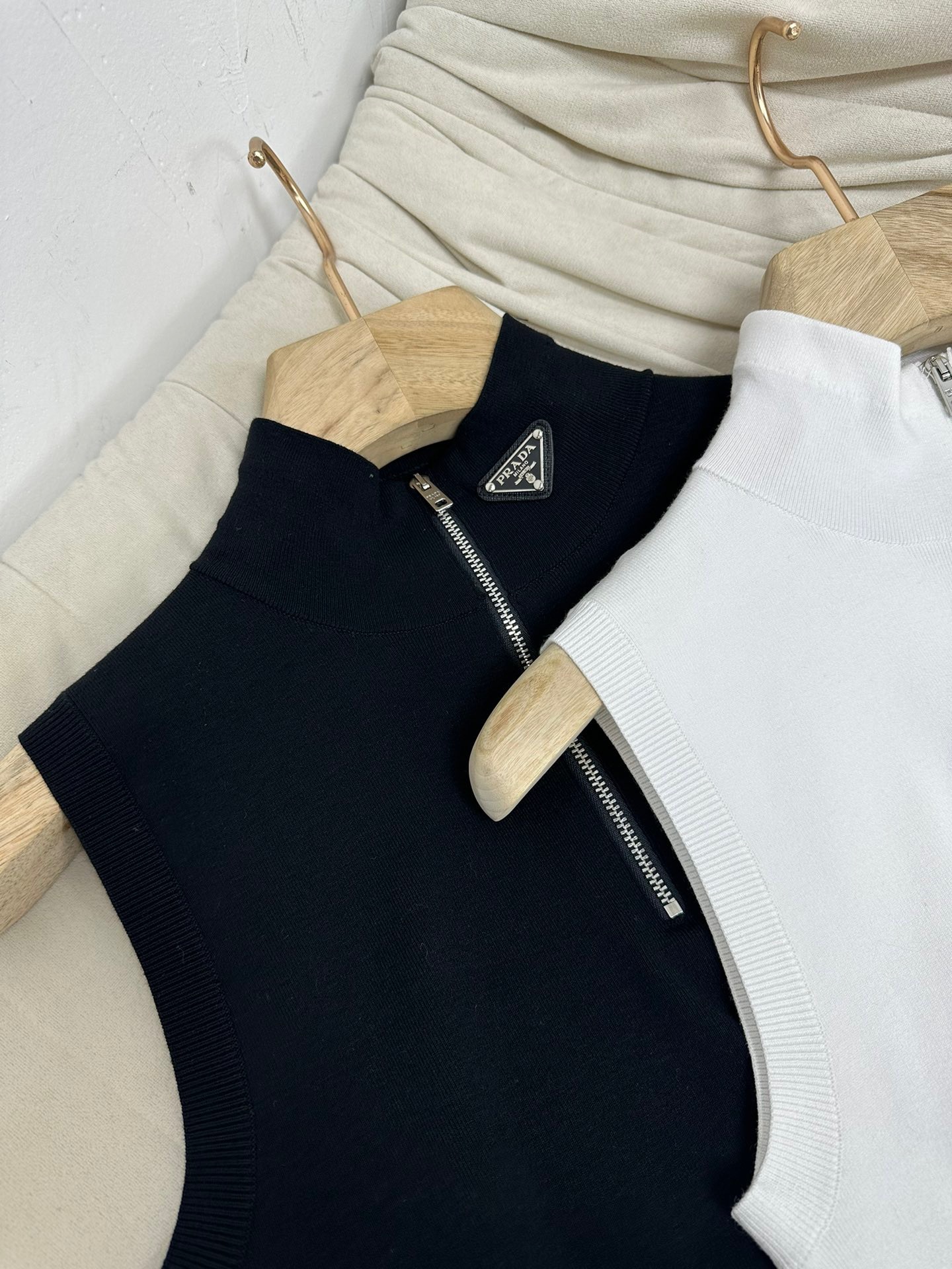 C27C8DE5-29F1-44BE-B406-28530A938AD1