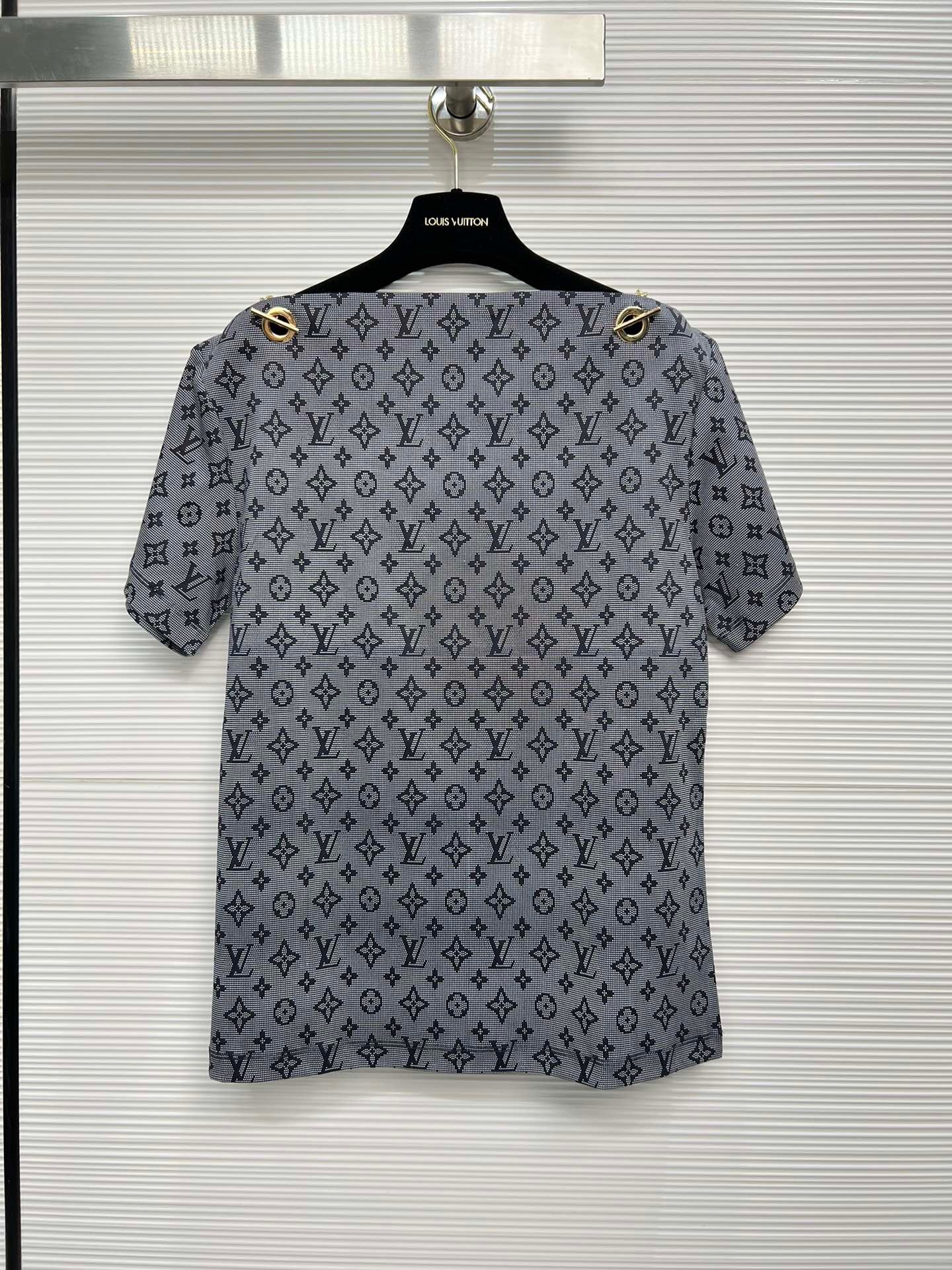 9D1002D3-F42D-4527-B28B-06281EB120F6