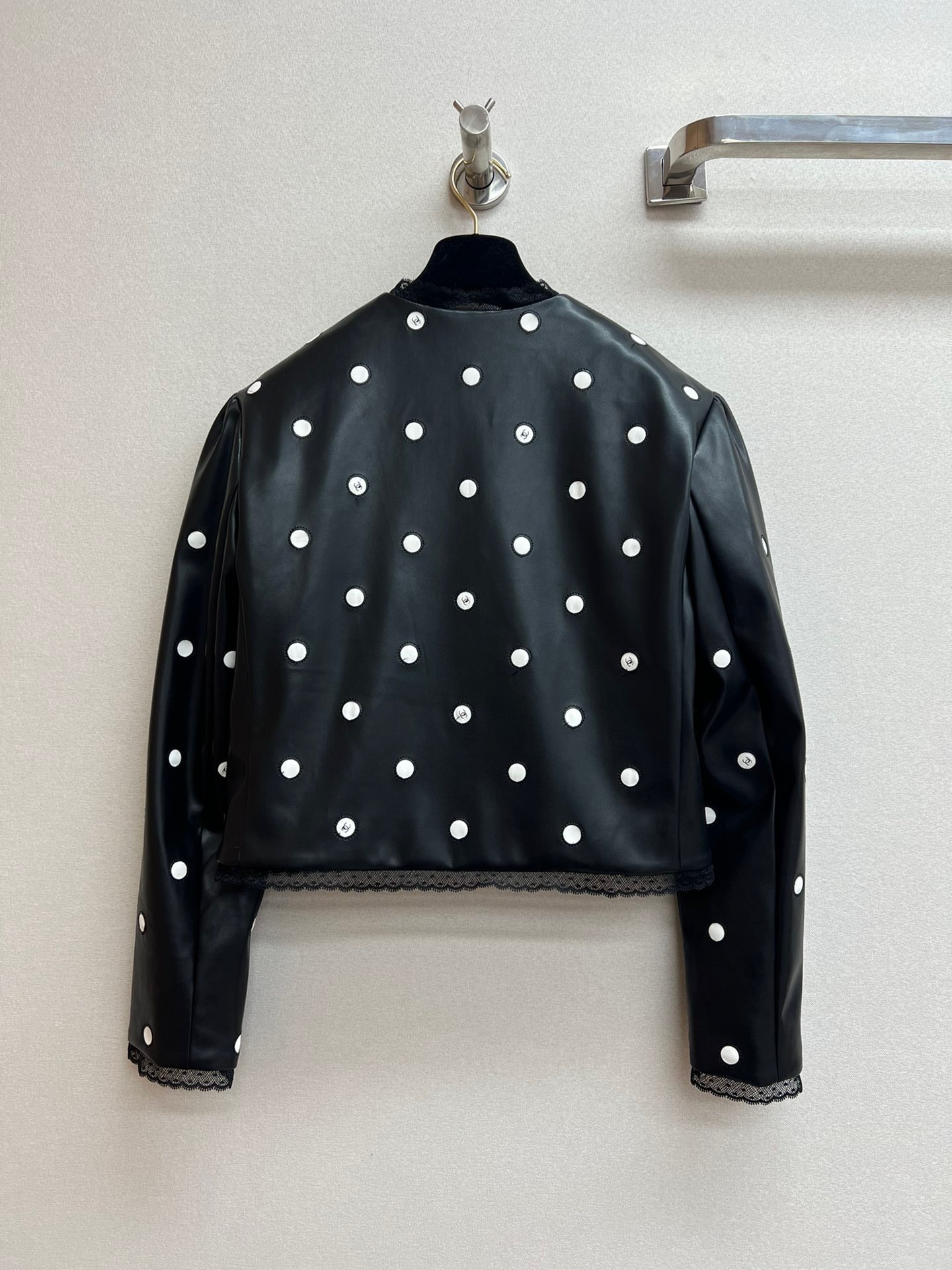 8D958125-175C-4E2B-A6B2-51669974C12B