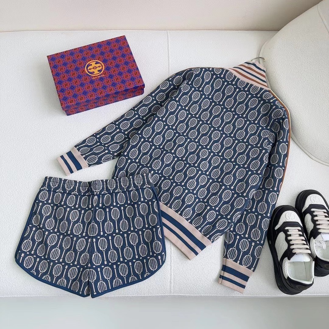 E0EF2C44-C158-463F-B2B8-FABC680761E6