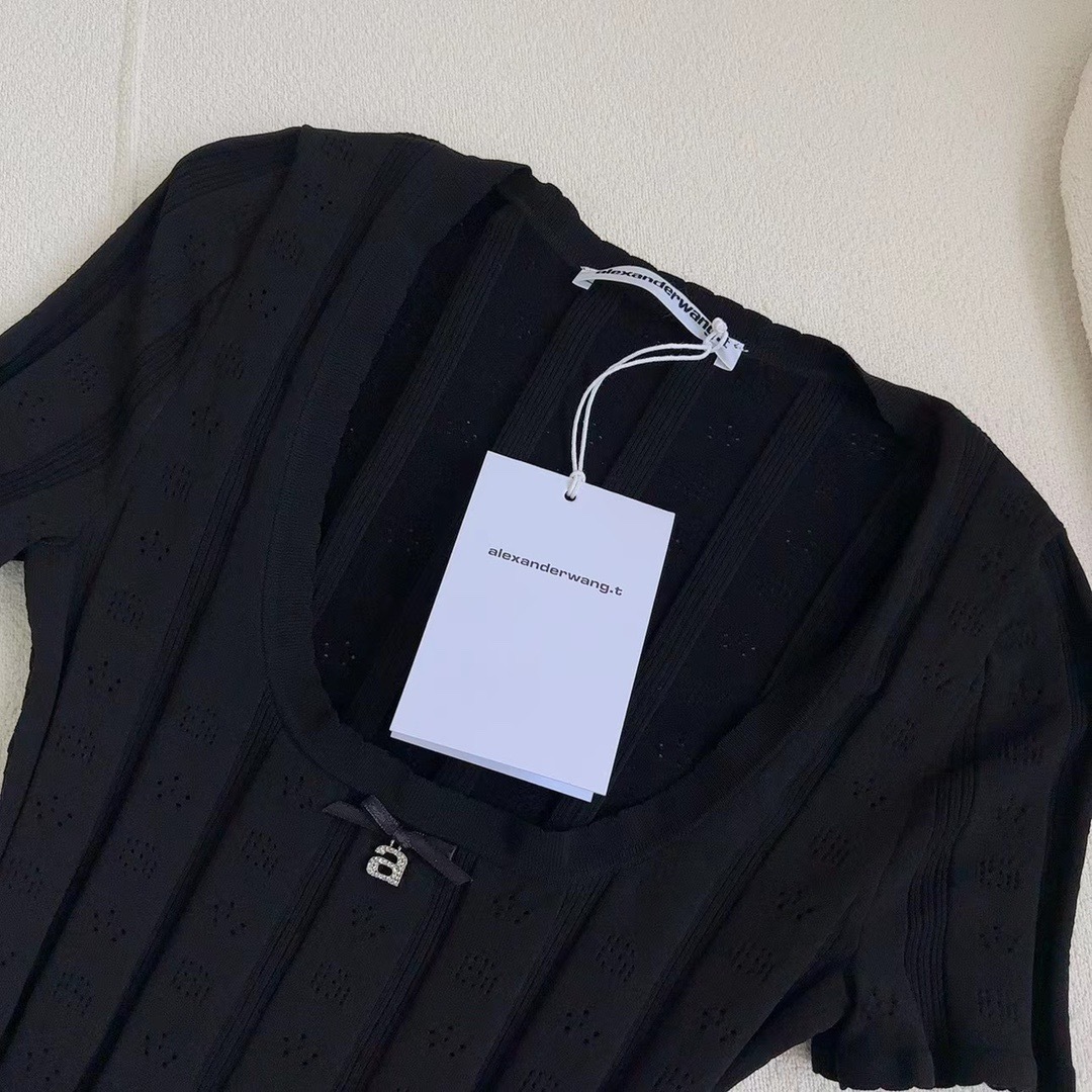 23CC09F8-0E68-41CB-9217-87C2539773AD