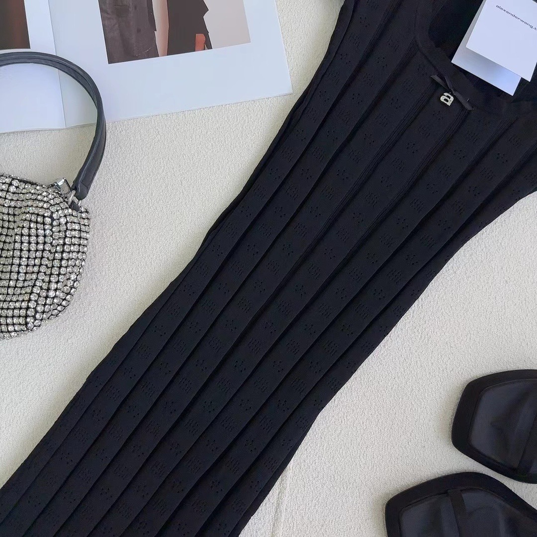 1E0FB7DC-CADD-446A-A71B-A9C127DC43F3