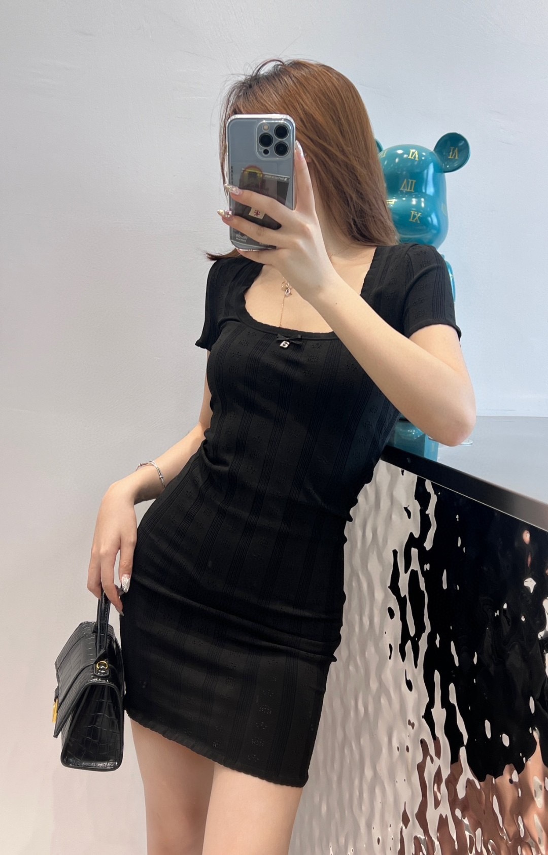 6C95503B-AAA4-4158-A225-27CC1301D330