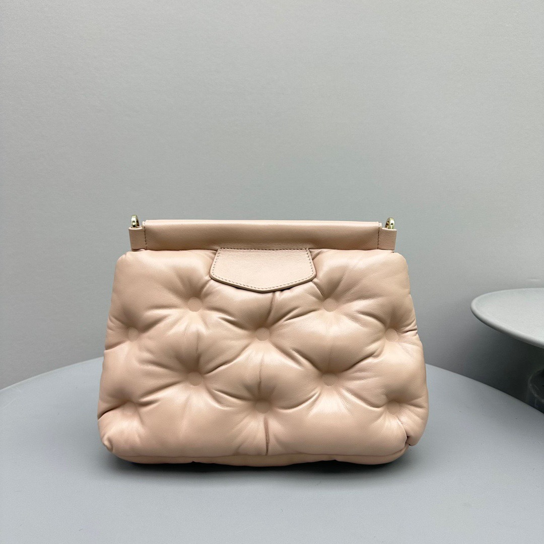 F75E77D4-AEA9-4F1A-A606-58EBC7FE378B