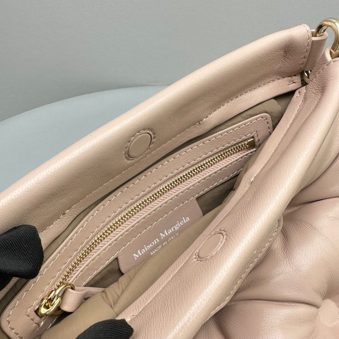 D667F9DF-856A-476B-A538-3C882FDD3843