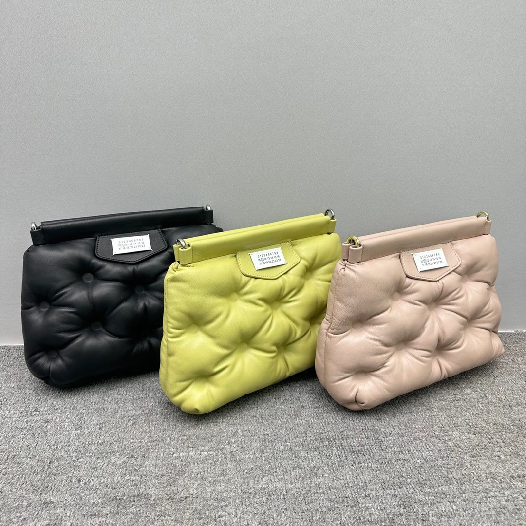 BF2EA0E0-A515-4BBA-92E2-B31A027A3FEC