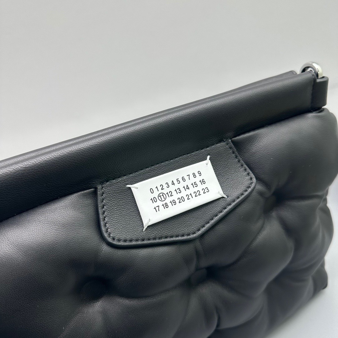 853D3540-CFA7-4B59-BAA9-9E4F39F41560