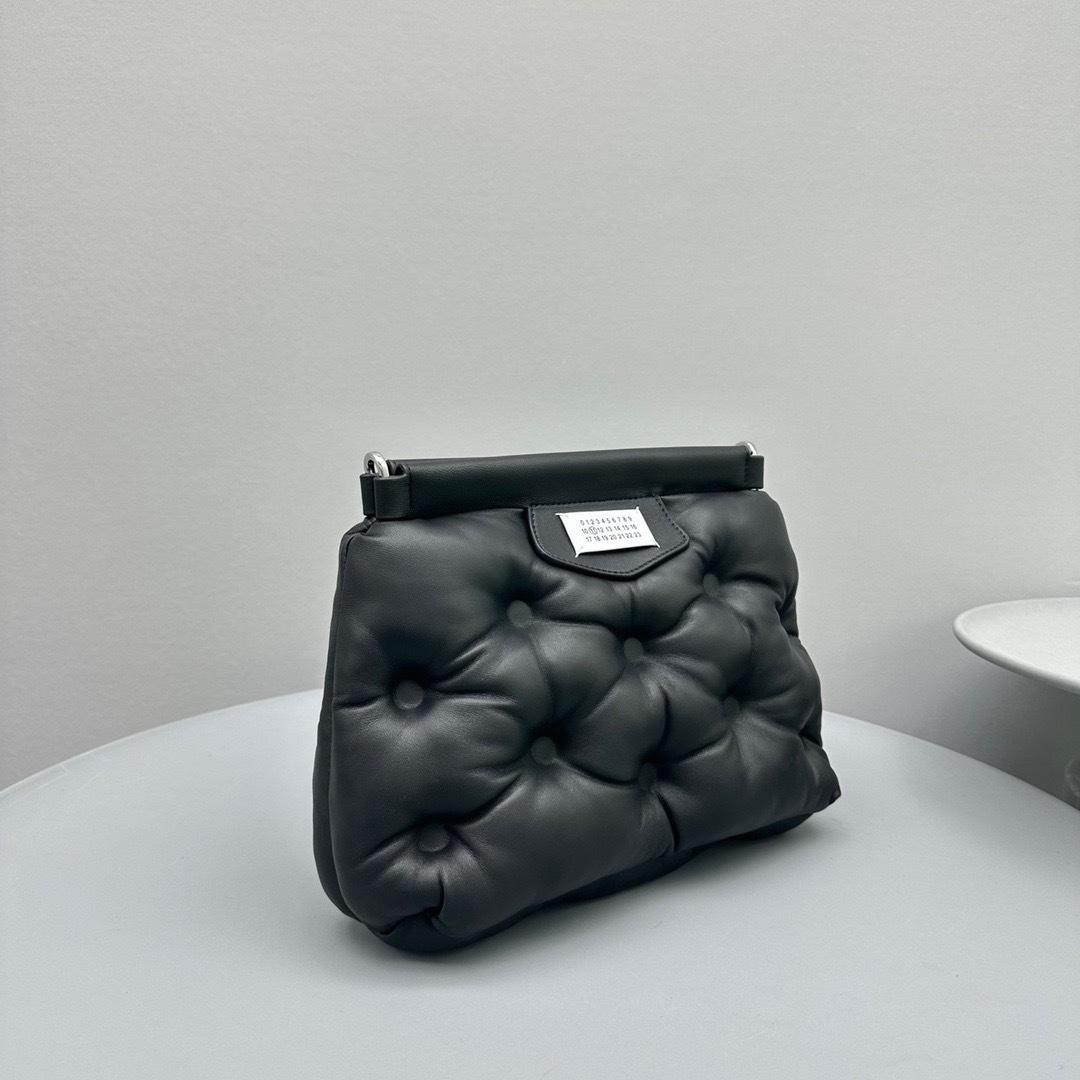 89B65DF2-5DE6-4D6D-9A81-D0897D5E58FB