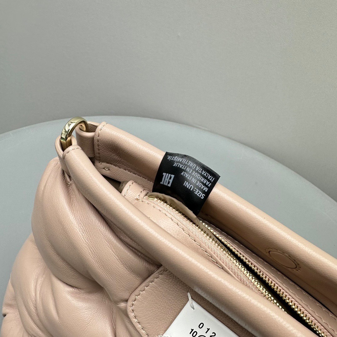 A0F26785-8794-4233-BF6C-351706DD34A3