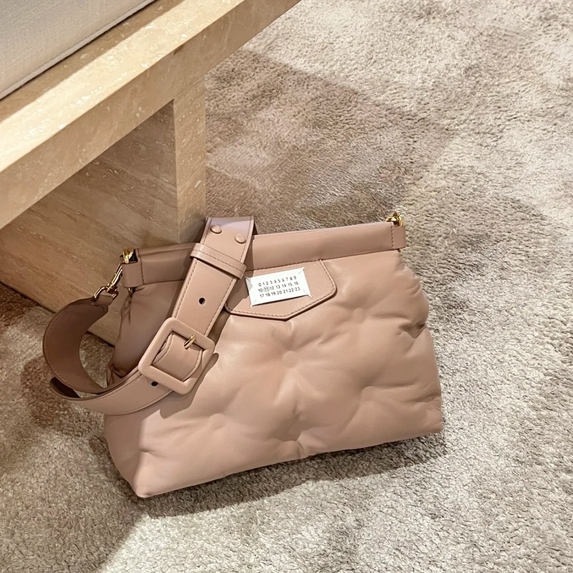 4F7D0BFE-8DA5-44A5-99CE-9877939FD8FE