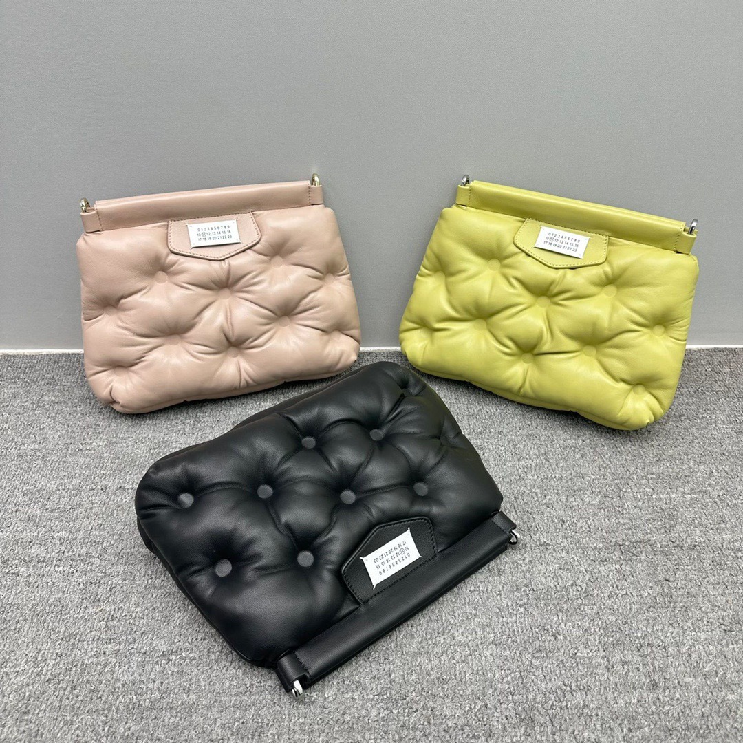 8C5347BA-E2F2-43B3-8A49-A3EACB502E8D