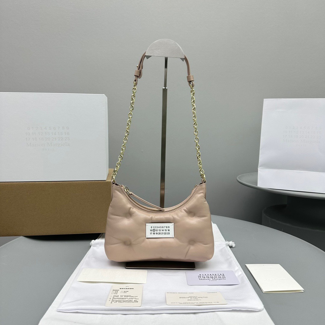 22CDA62C-E85C-40A8-89C5-324A16713E20