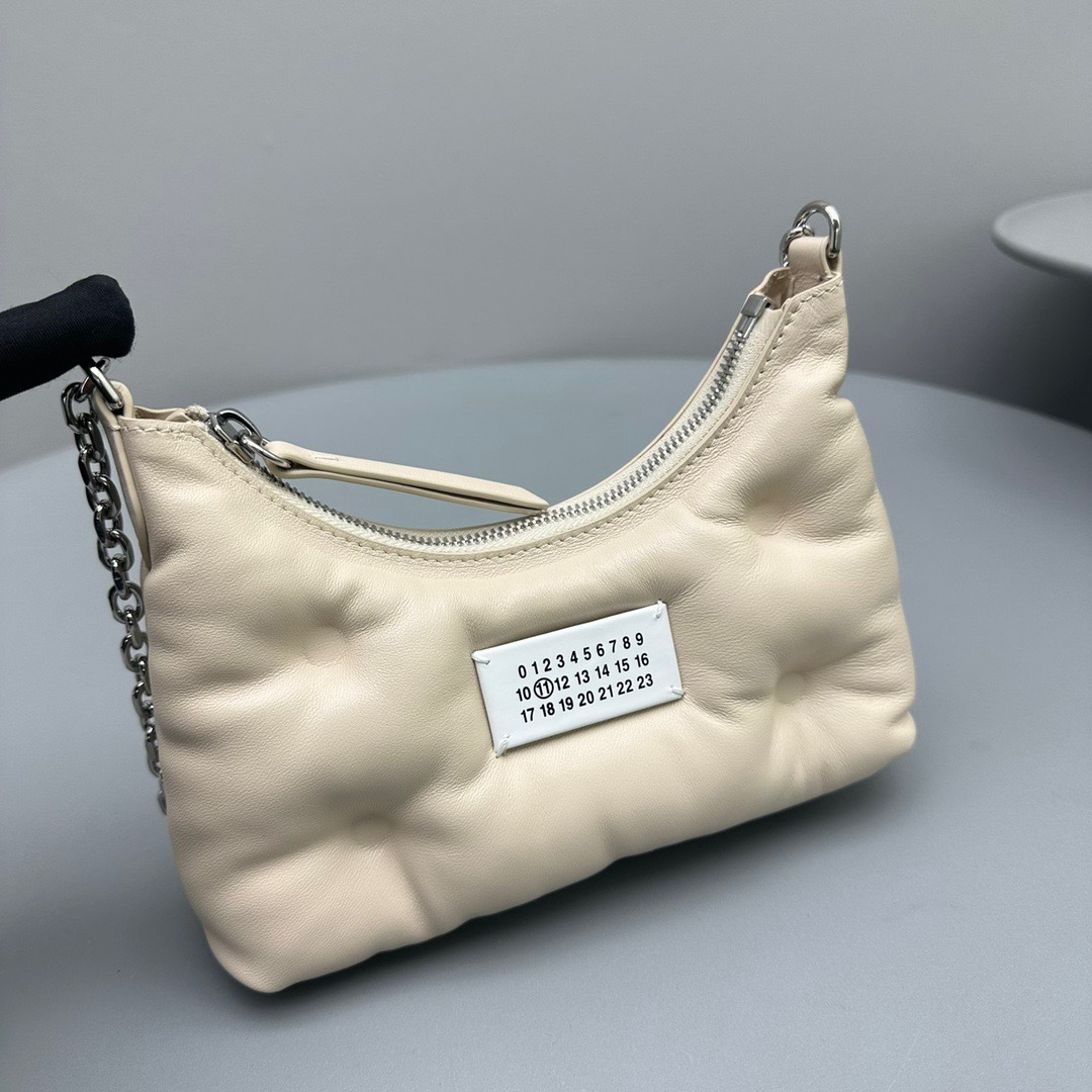 5DB1C075-665B-474E-9FE0-D96AE69B28F6