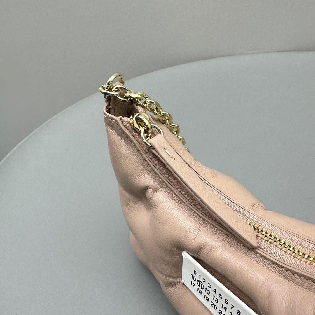 C43C1A2C-2100-4946-A433-C41D7A52CFC5