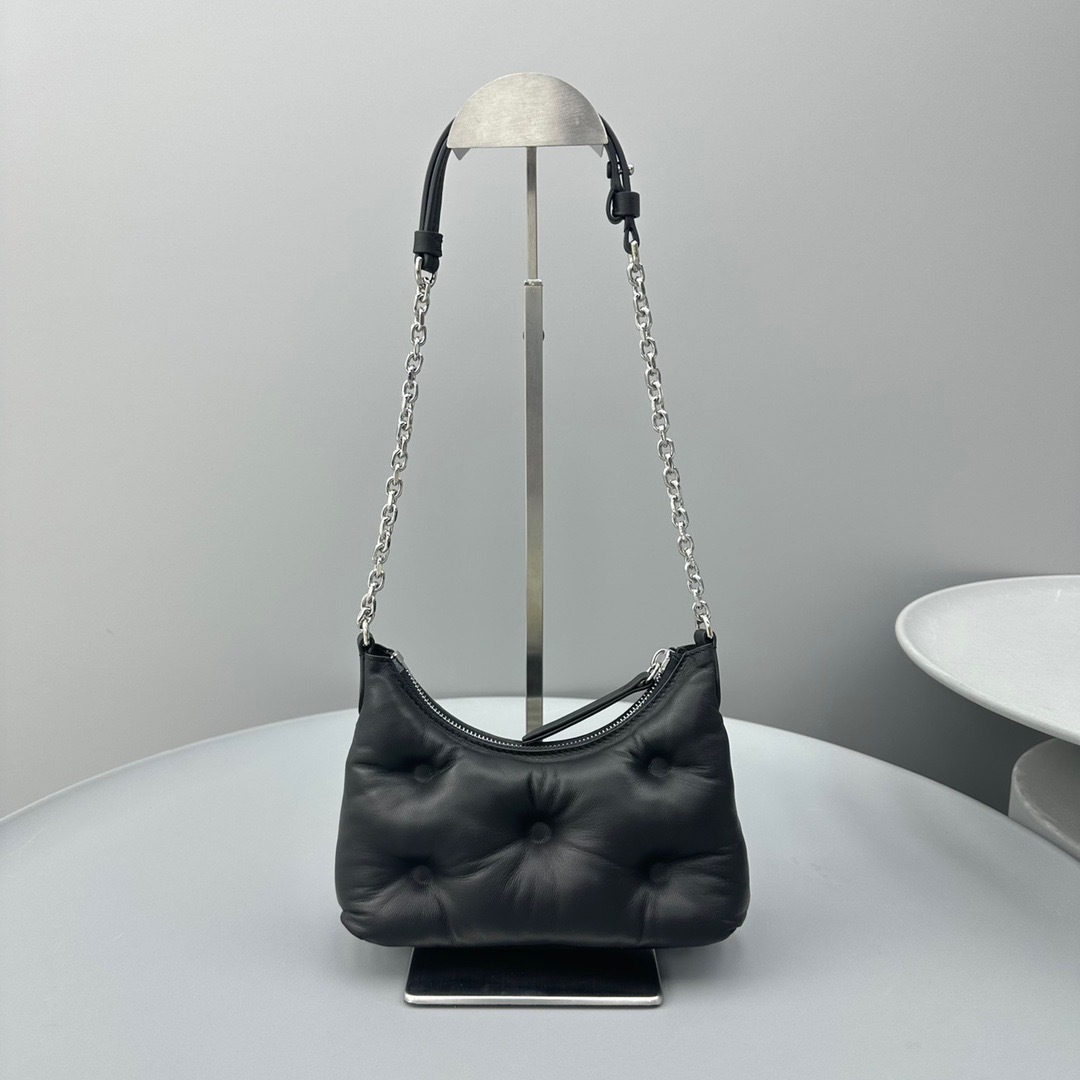 96DE0980-CD0D-4DD4-B8F1-580EB0011644