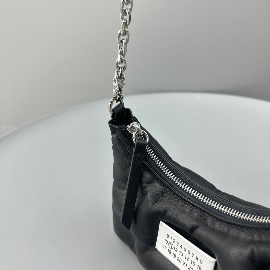 28E2306A-C364-4F98-BA2B-DB11D08865B2