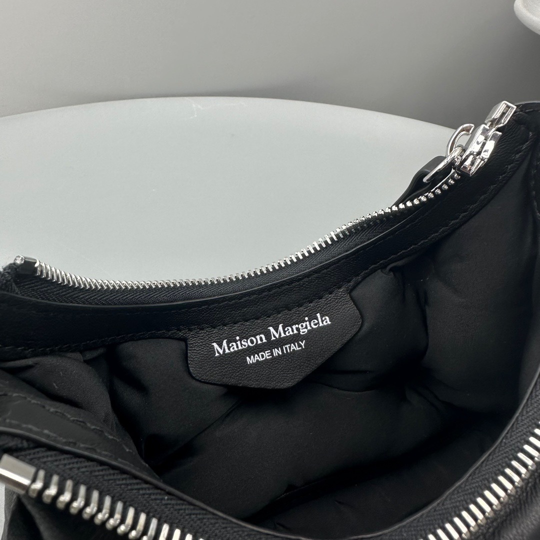 F382DAB6-8D95-42A7-A7EF-697D484A7925