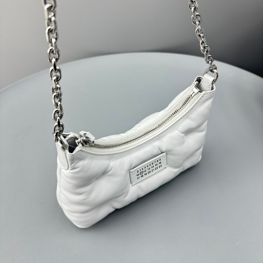 173E05FE-D6C8-4C4B-A1D9-55A08AE5A4AB