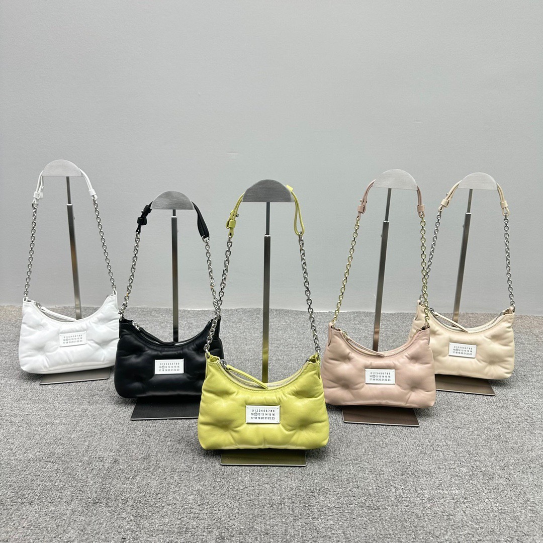 3C082900-F1B5-40B5-B6EF-B1E6890182DB