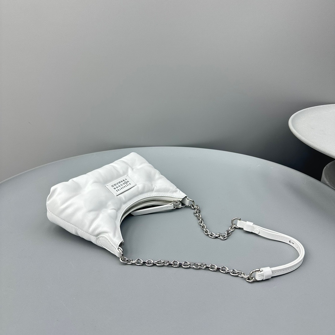 4E808DE0-5754-459D-95C8-4878EB77FC65