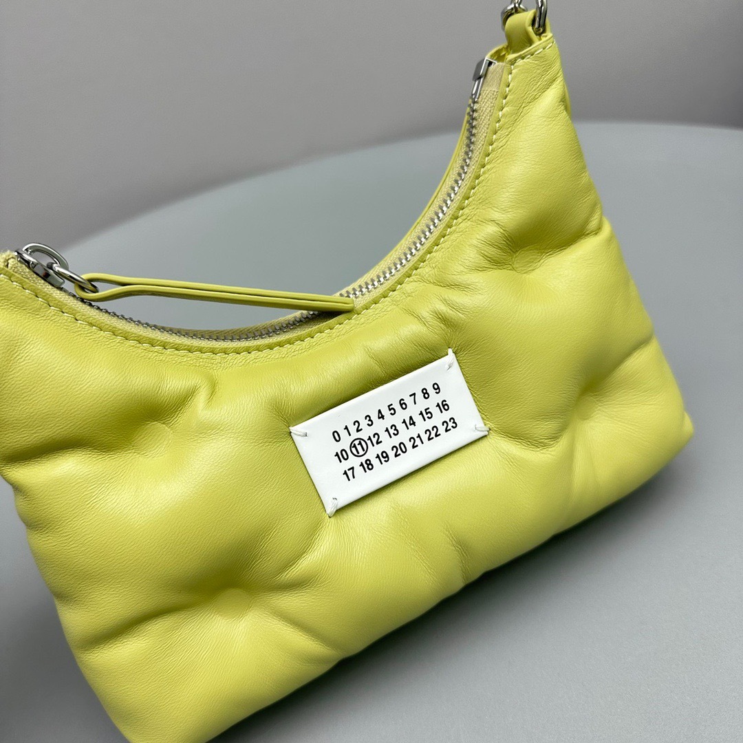 D207C910-41BC-4457-B6AD-B728E703BA1A