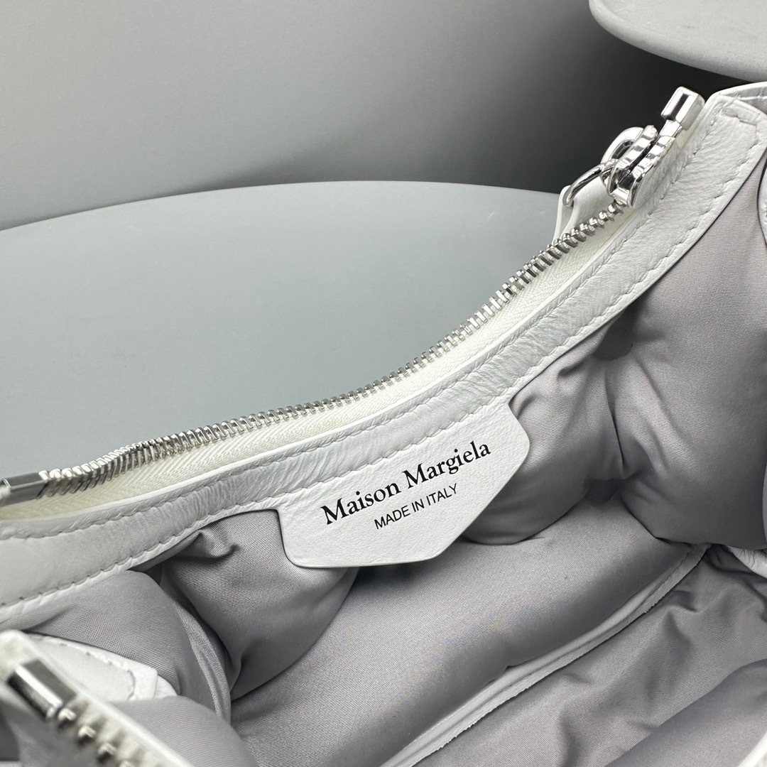 59896B09-2079-4865-900D-81121BEDFD1B