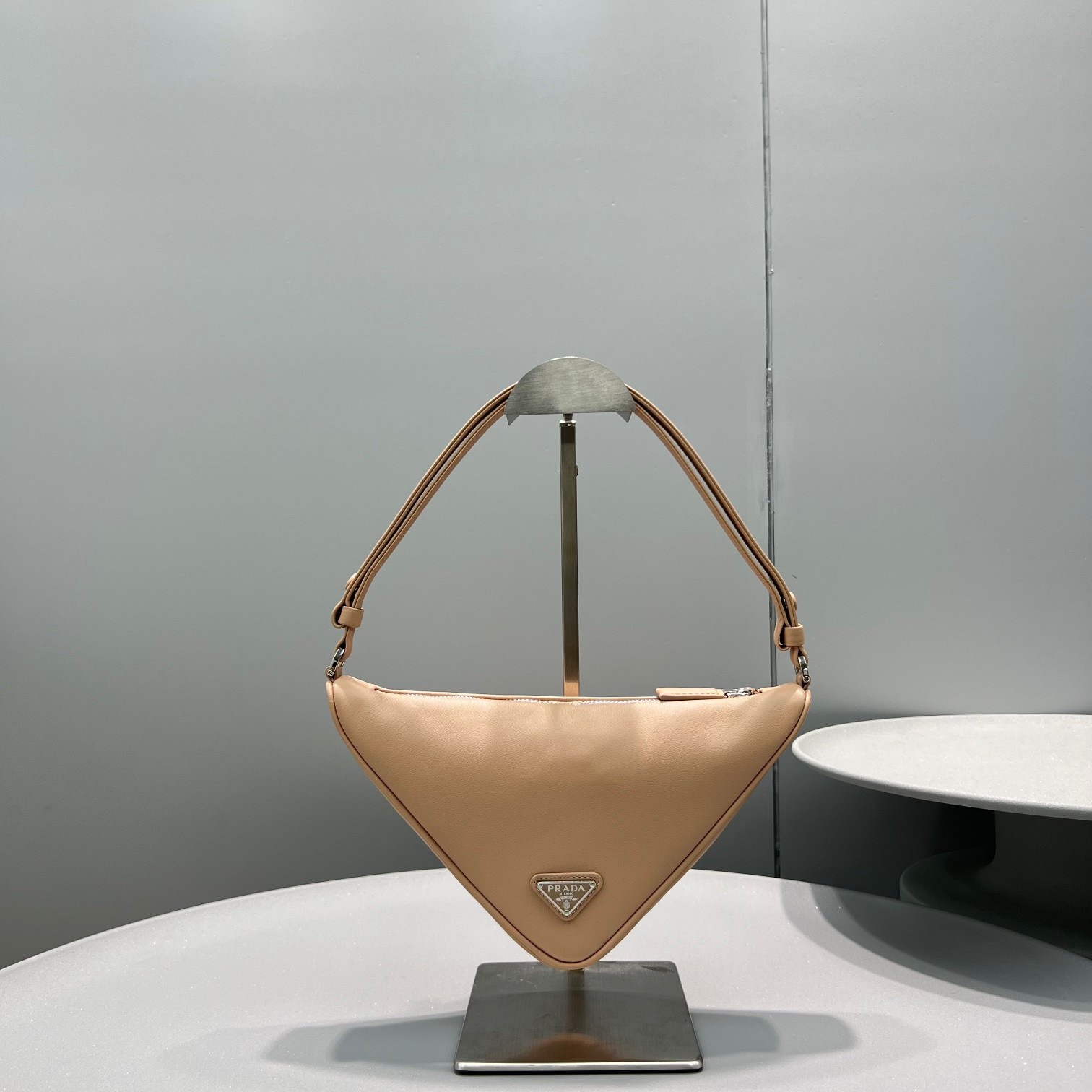 8C7BF9DD-4BB6-480C-B6F5-AFB69DBAD128